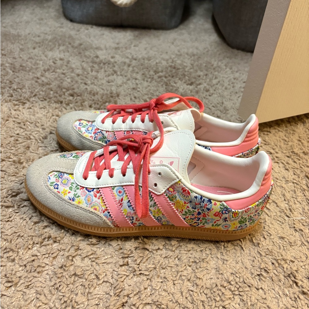 Adidas Liberty Floral sneakers Big Kid size